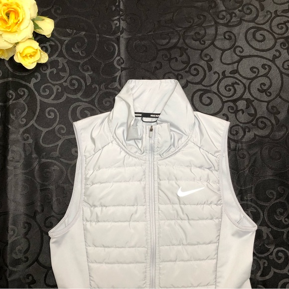 ⭐️NEW⭐️ Nike Running Vest for Women - Picture 6 of 11